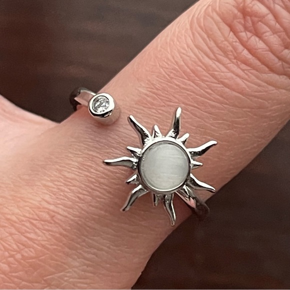 Silver Sun Fidget Ring - Picture 1 of 6